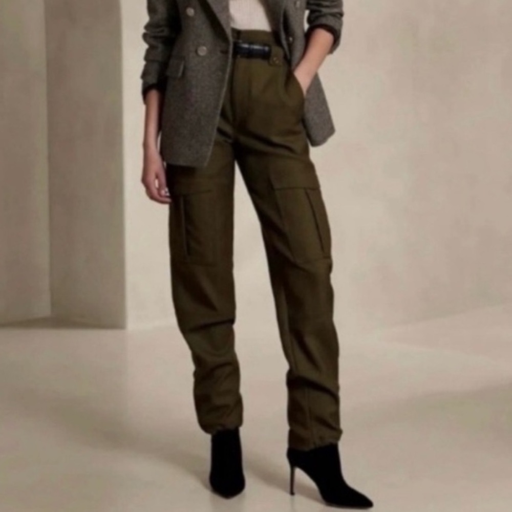 Banana Republic Women’s 100% Wool Lido Cargo Pants size 2